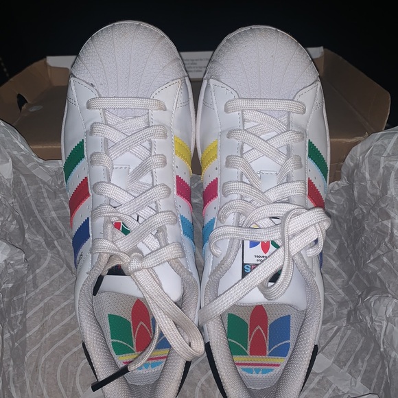 ADIDAS SUPERSTAR J WHITE / MULTI COLOR BIG KIDS - Picture 2 of 11